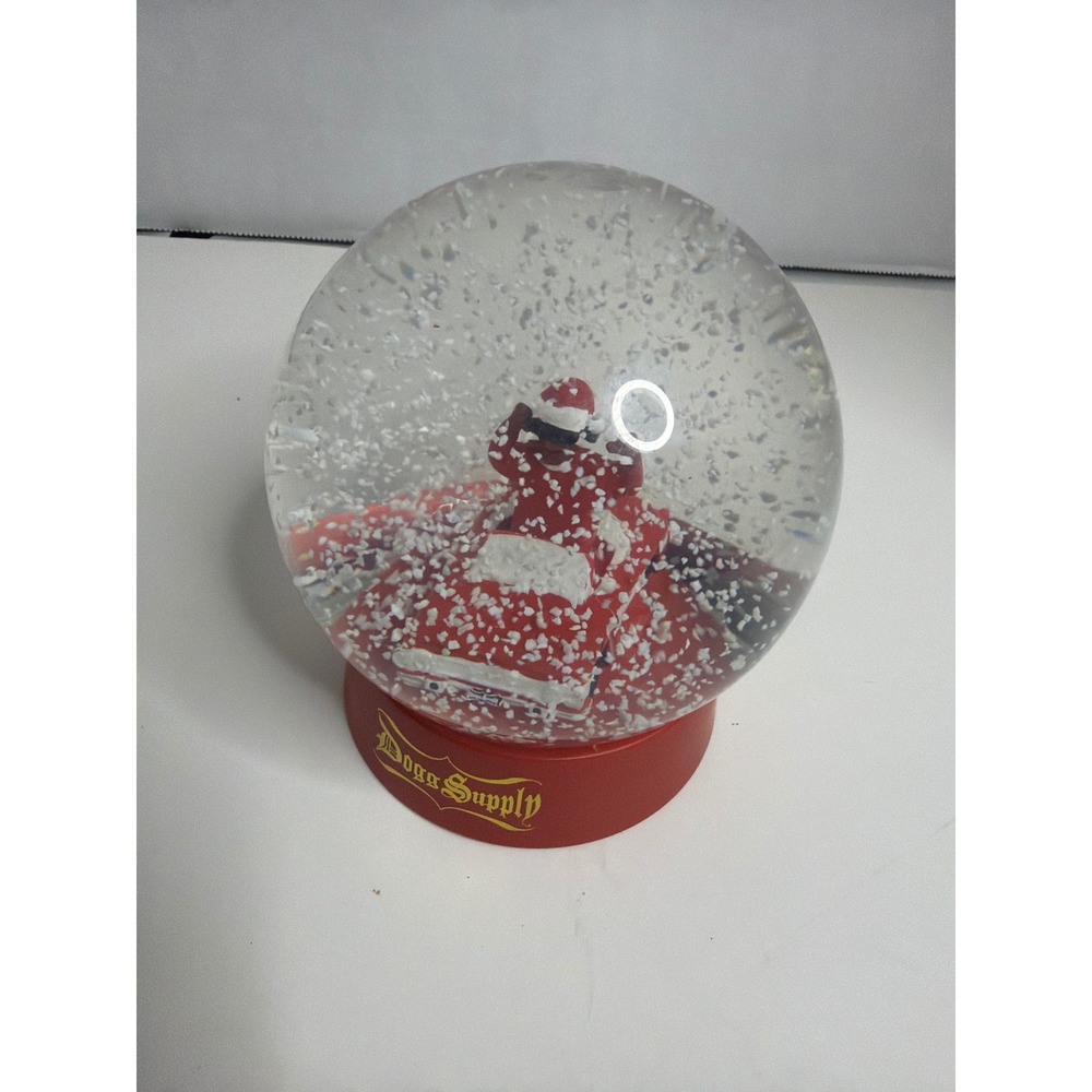 Snoop Dogg Snoop on the Stoop Snow Globe Dogg Supply Santa Red‎ Convertible Car